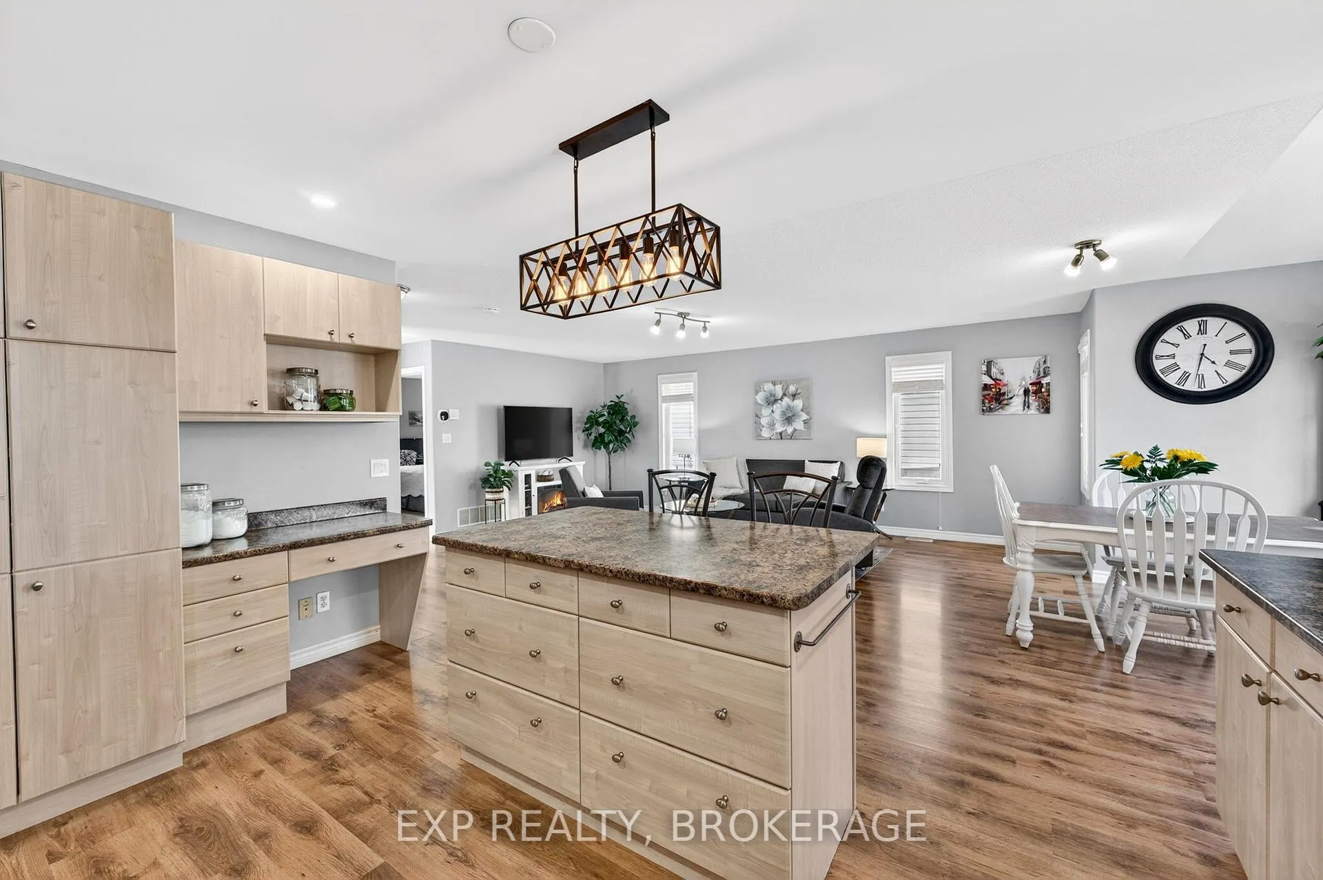 Photo 13 of 46 Wiley Street, Kingston, Rideau — HOMEH