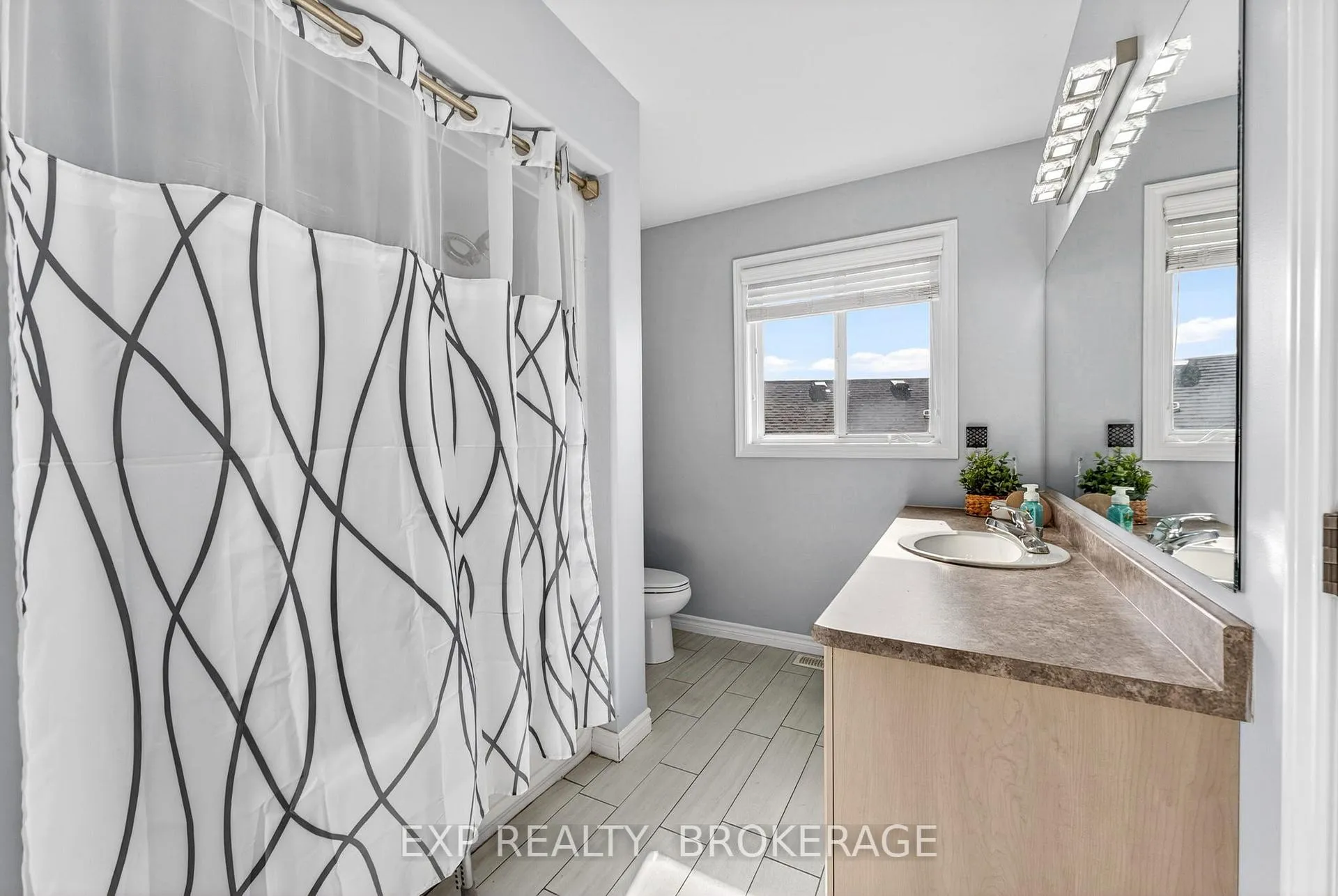Photo 16 of 46 Wiley Street, Kingston, Rideau — HOMEH