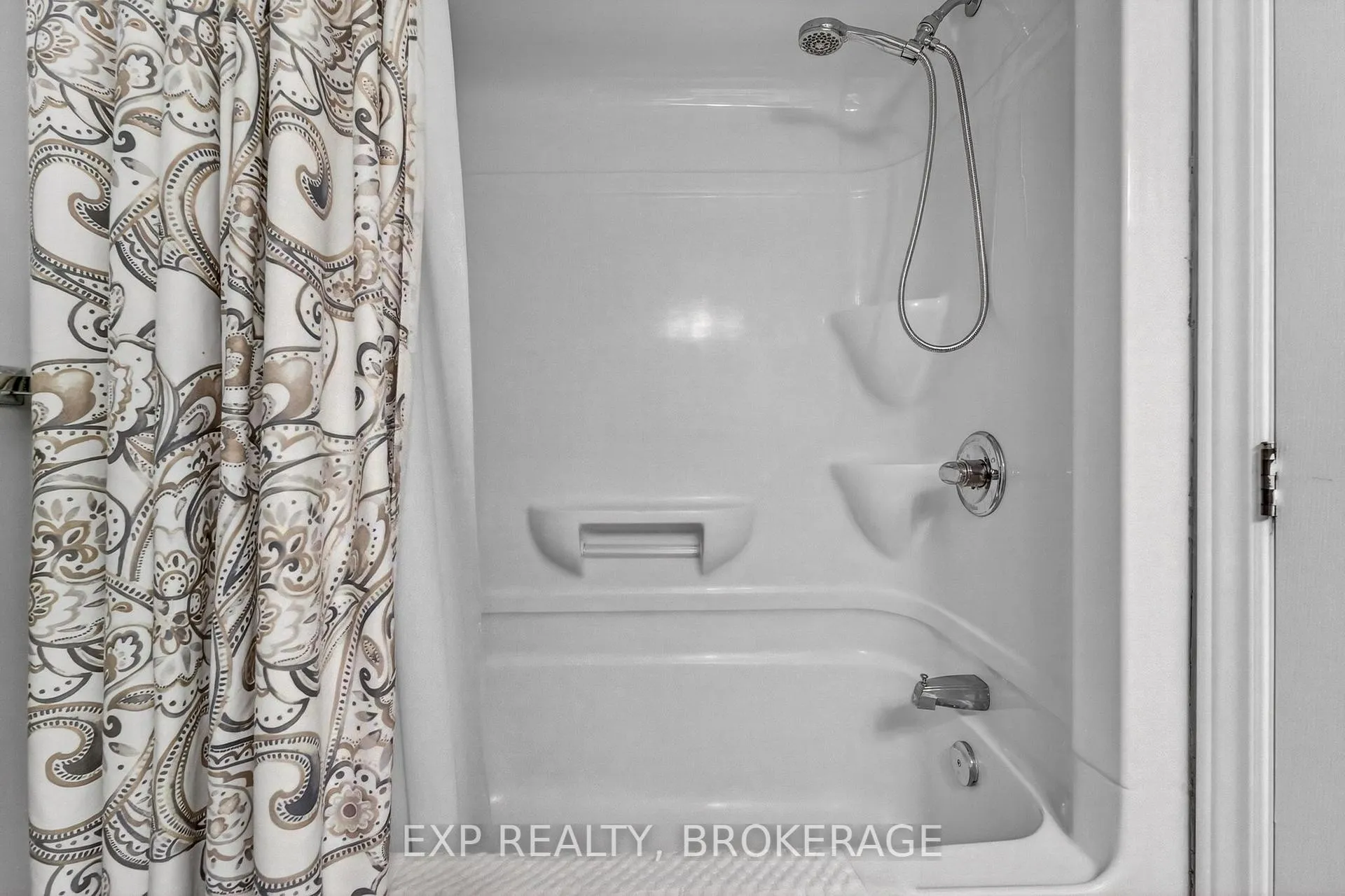 Photo 23 of 46 Wiley Street, Kingston, Rideau — HOMEH