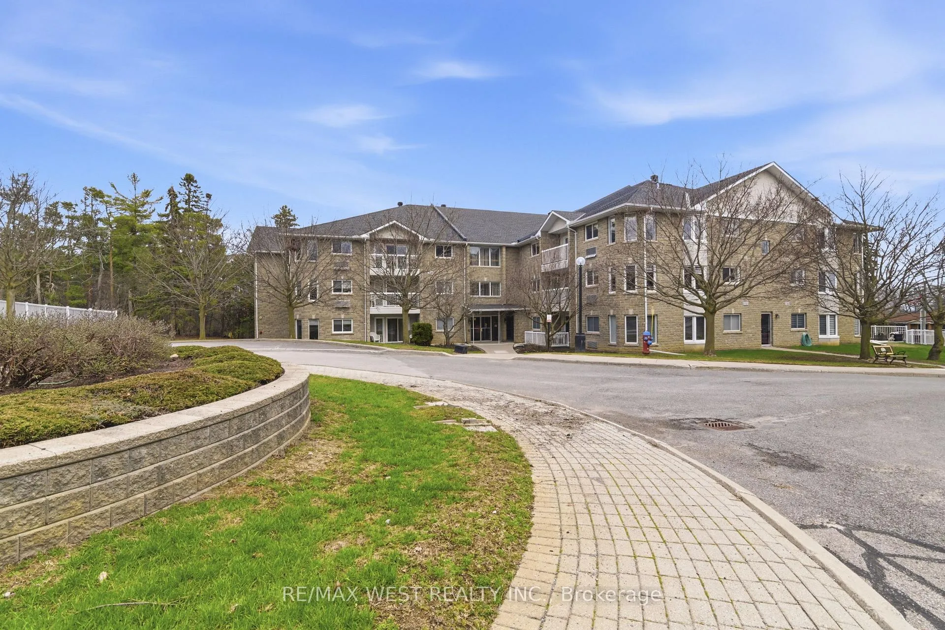 Photo 2 of Unit 316A, 1099 Clonsilla Avenue, Peterborough, Otonabee Ward 1 — HOMEH