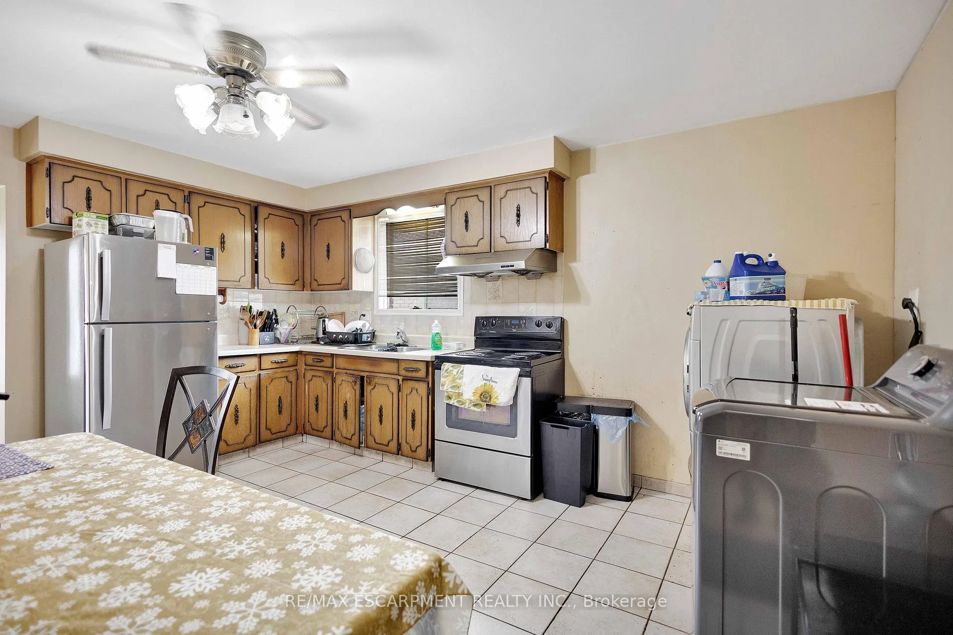 Photo 10 of 304 Celtic Drive, Hamilton, Stoney Creek — HOMEH