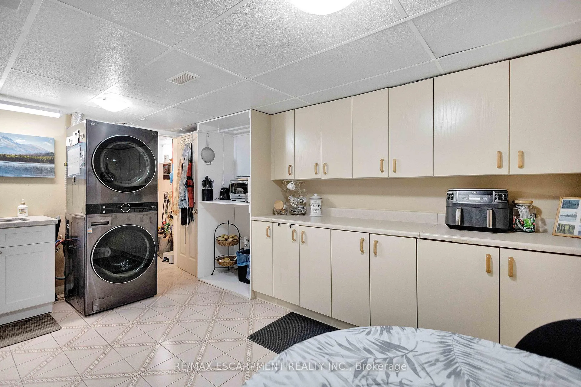 Photo 27 of 304 Celtic Drive, Hamilton, Stoney Creek — HOMEH