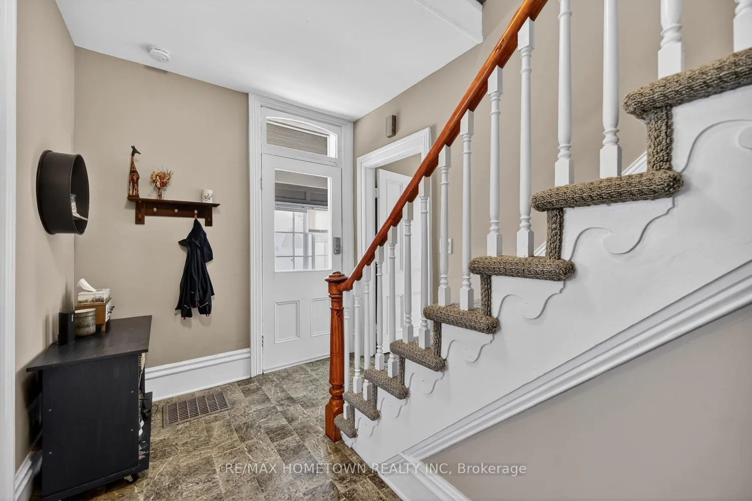 Photo 15 of 80 Water Street E, Brockville — HOMEH