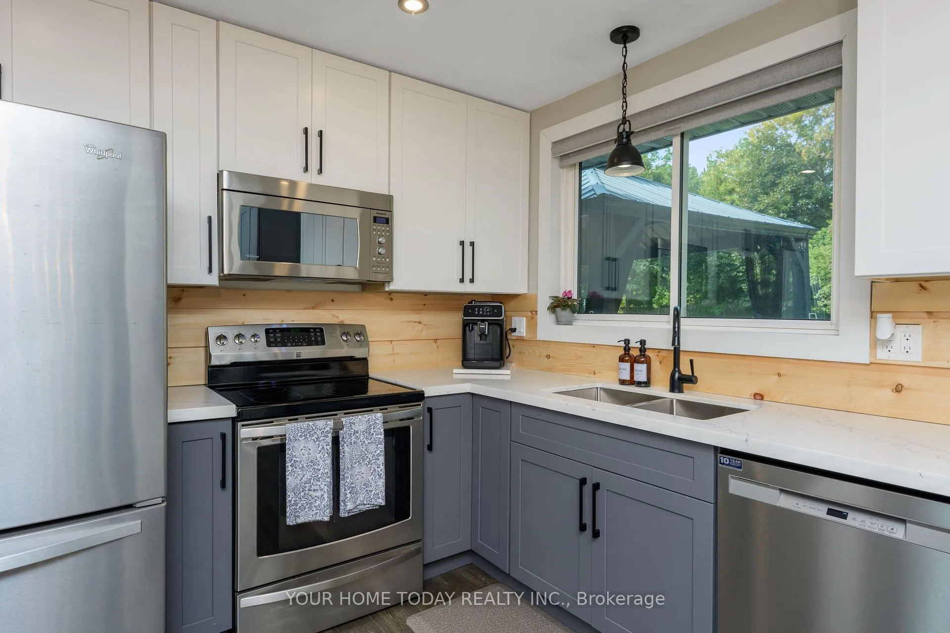 Photo 13 of 6 Ellen Crescent, Erin — HOMEH