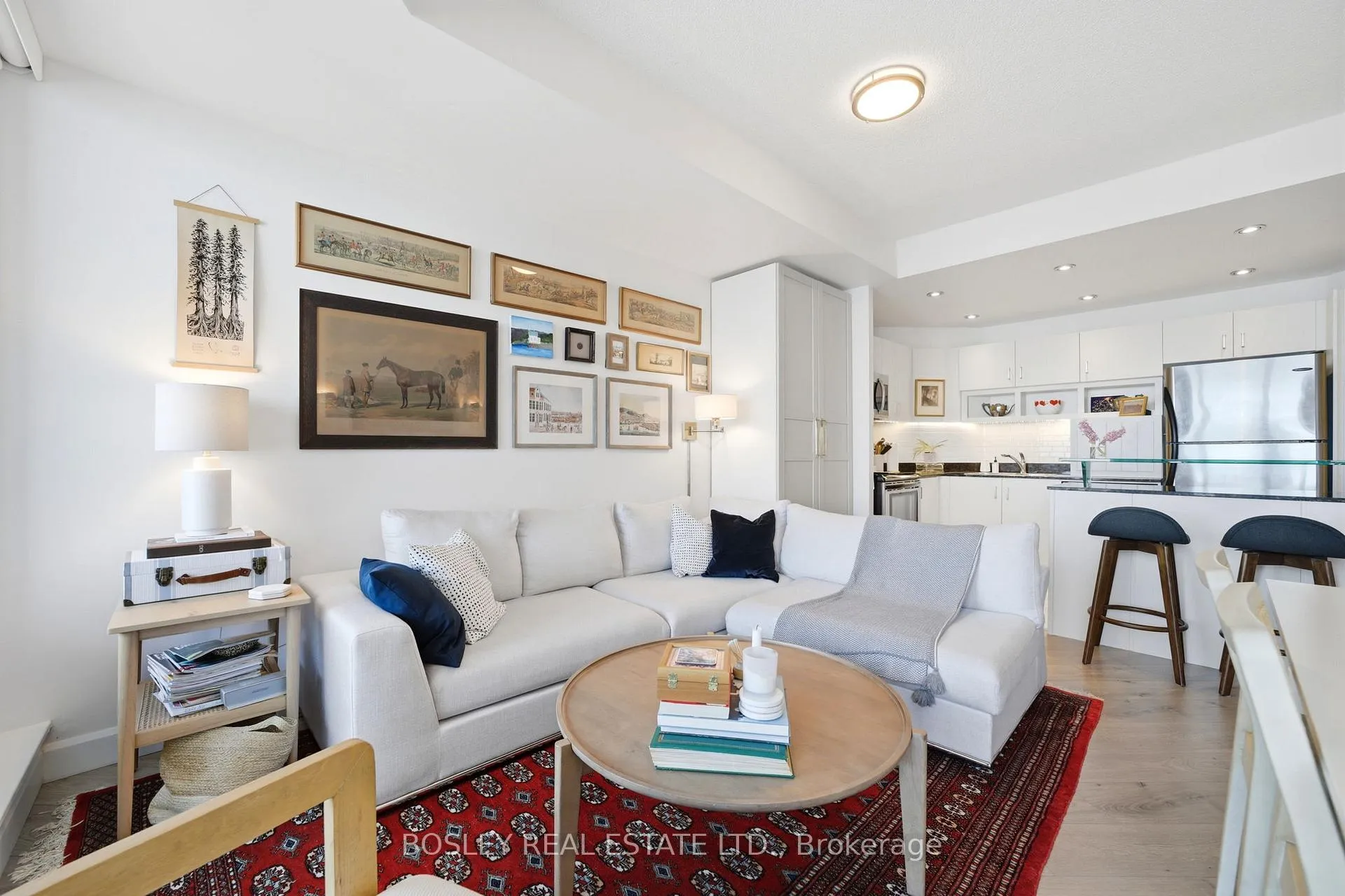 Photo 2 of Unit 2011, 218 Queens Quay W, Toronto, Waterfront Communities — HOMEH