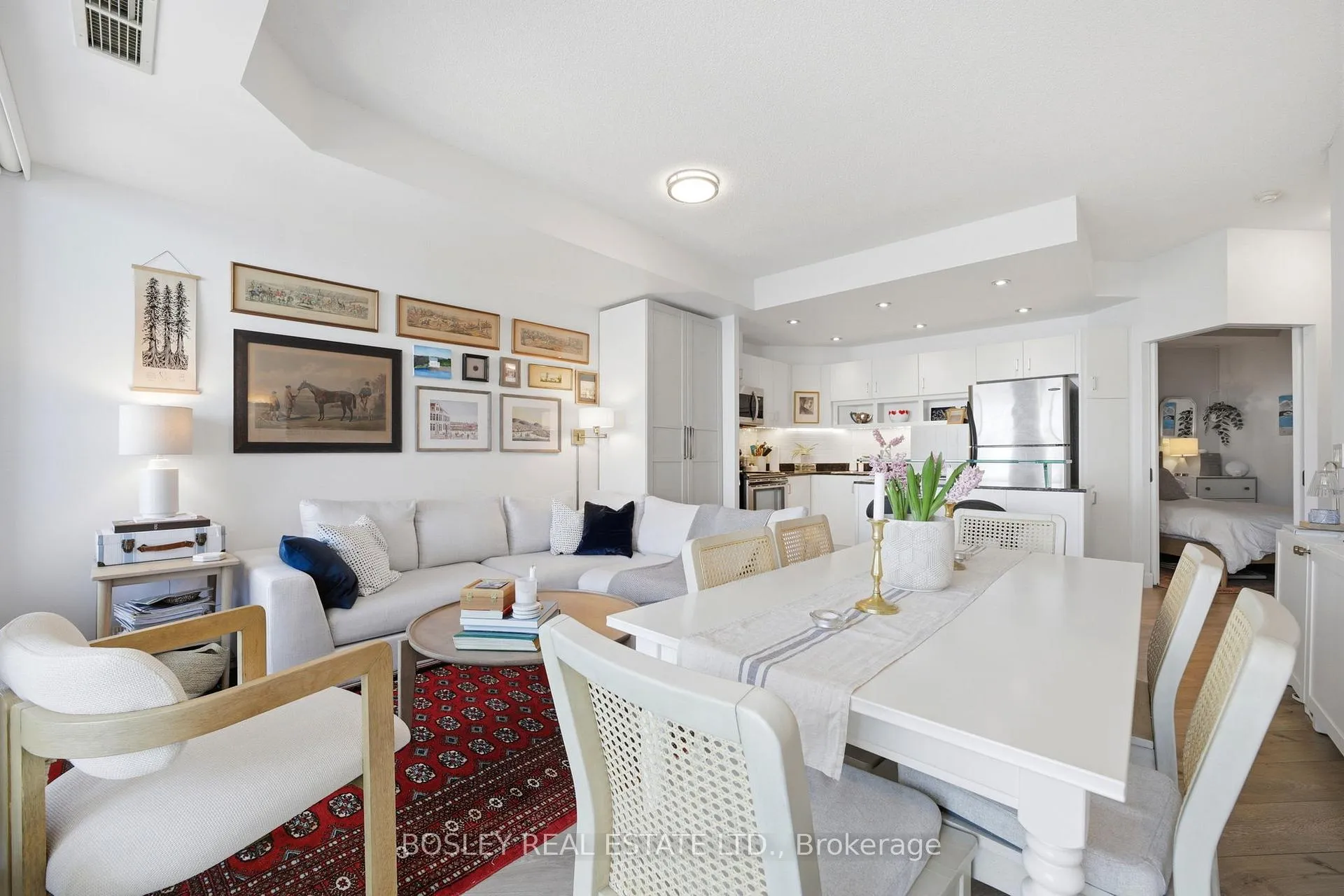 Photo 8 of Unit 2011, 218 Queens Quay W, Toronto, Waterfront Communities — HOMEH