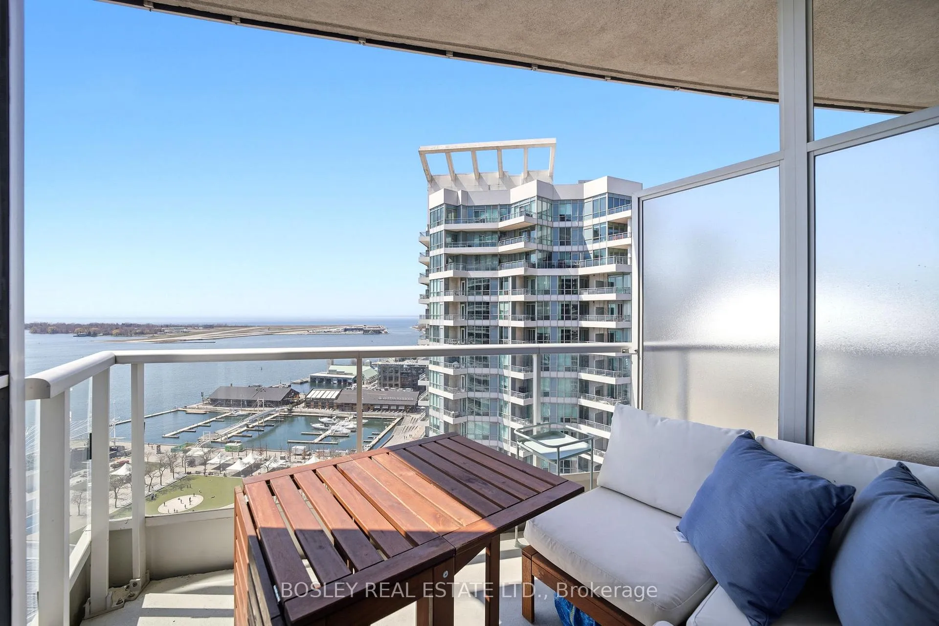 Photo 11 of Unit 2011, 218 Queens Quay W, Toronto, Waterfront Communities — HOMEH