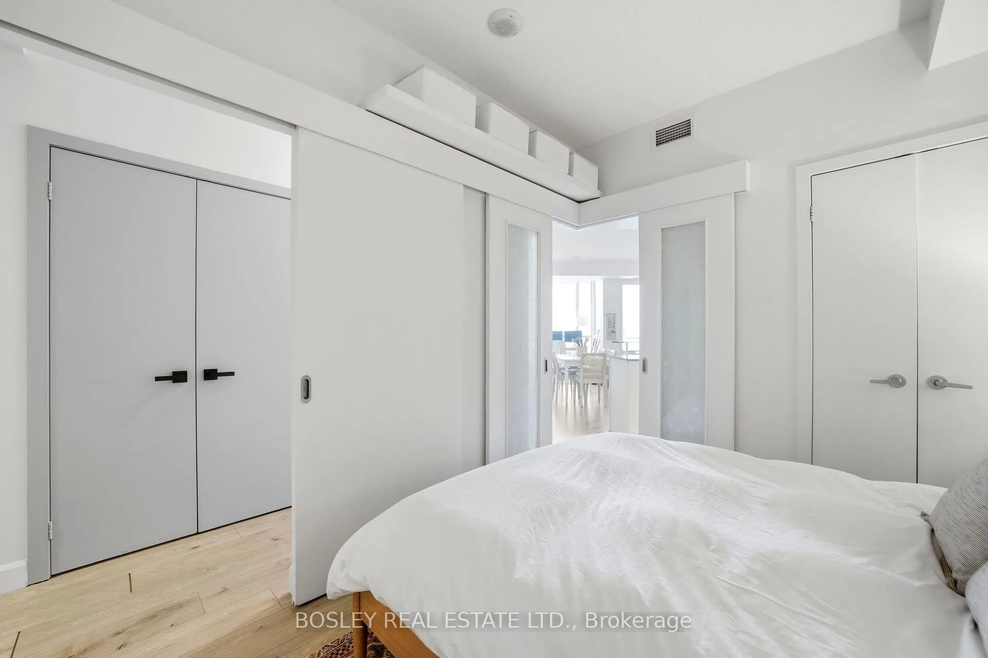 Photo 15 of Unit 2011, 218 Queens Quay W, Toronto, Waterfront Communities — HOMEH