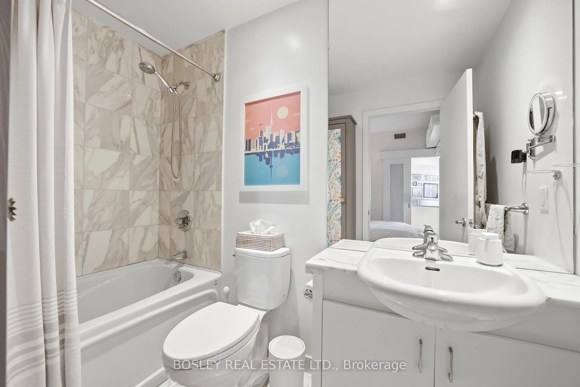 Photo 16 of Unit 2011, 218 Queens Quay W, Toronto, Waterfront Communities — HOMEH