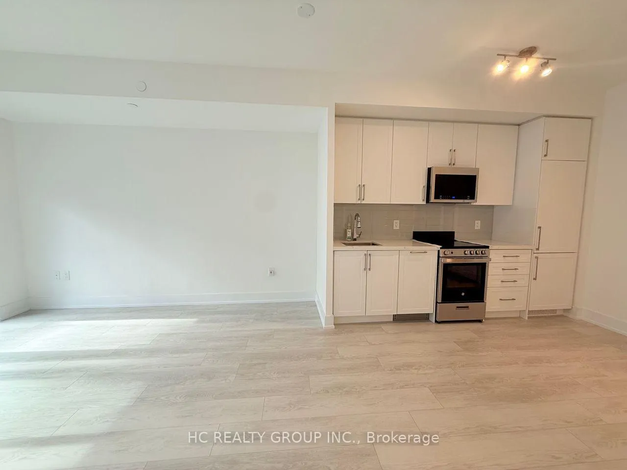 Photo 5 of Unit 328, 2450 Old Bronte Road, Oakville, Westmount — HOMEH