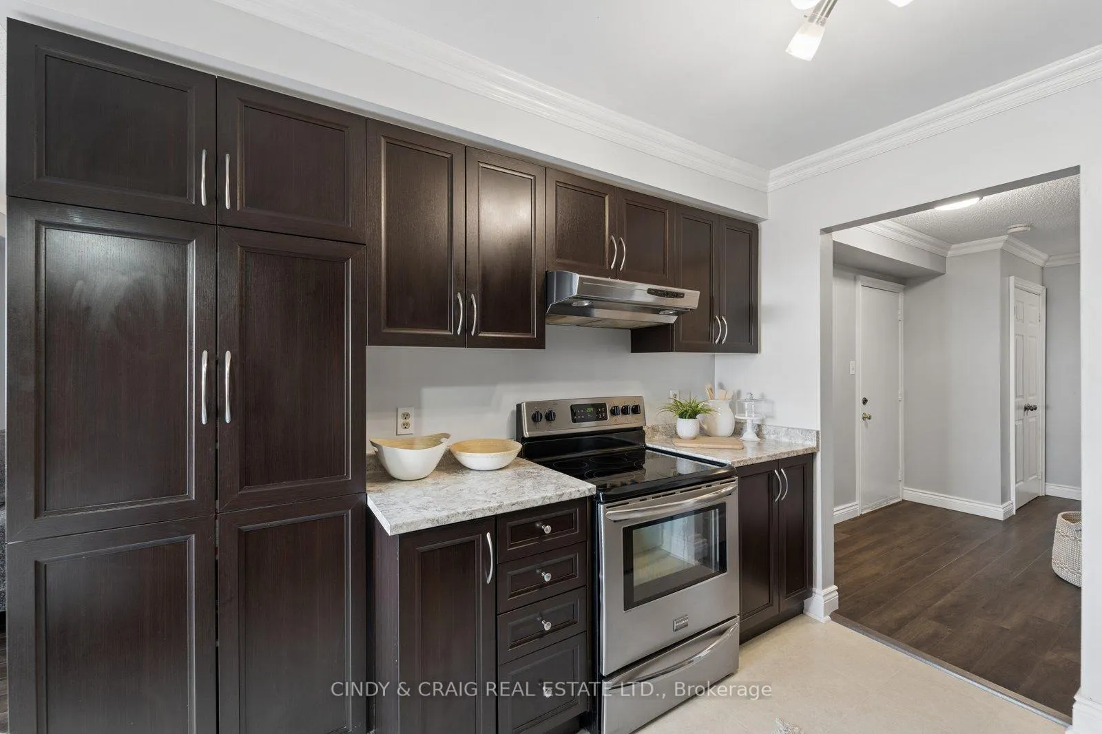 Photo 6 of 5 Mcmann Crescent, Clarington, Courtice — HOMEH