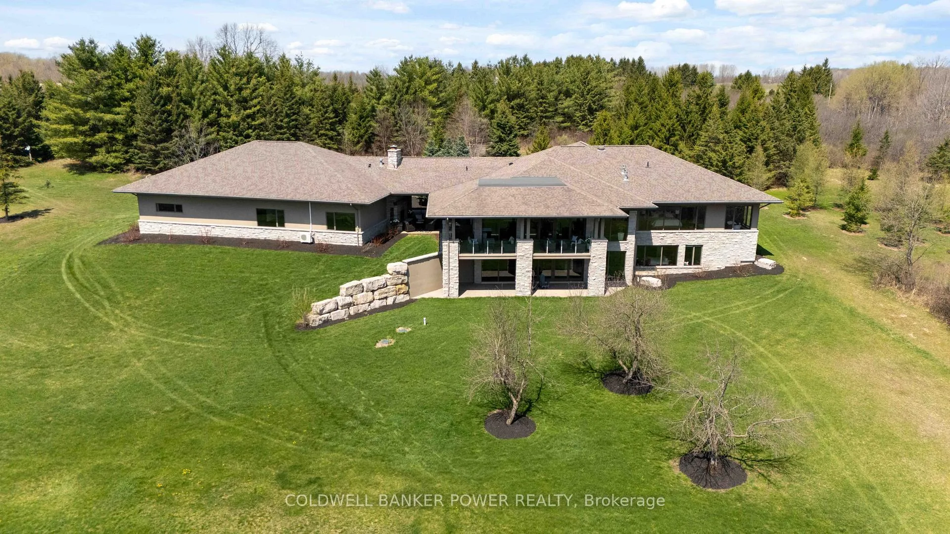 Photo 3 of 10231 Melrose Drive, Middlesex Centre, Rural Middlesex Centre — HOMEH