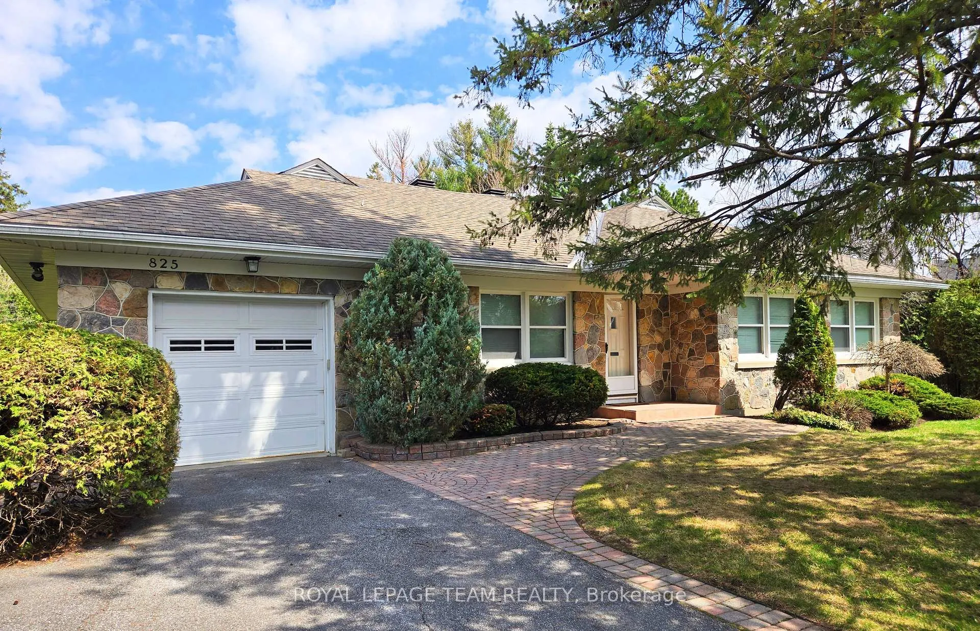Photo 1 of 825 Killeen Avenue, Ottawa, McKellar Heights/Glabar Park — HOMEH