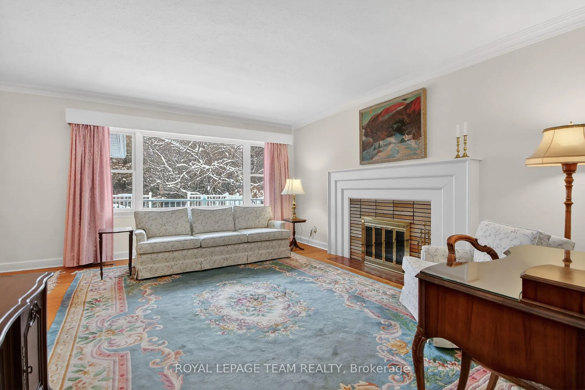 Photo 3 of 825 Killeen Avenue, Ottawa, McKellar Heights/Glabar Park — HOMEH