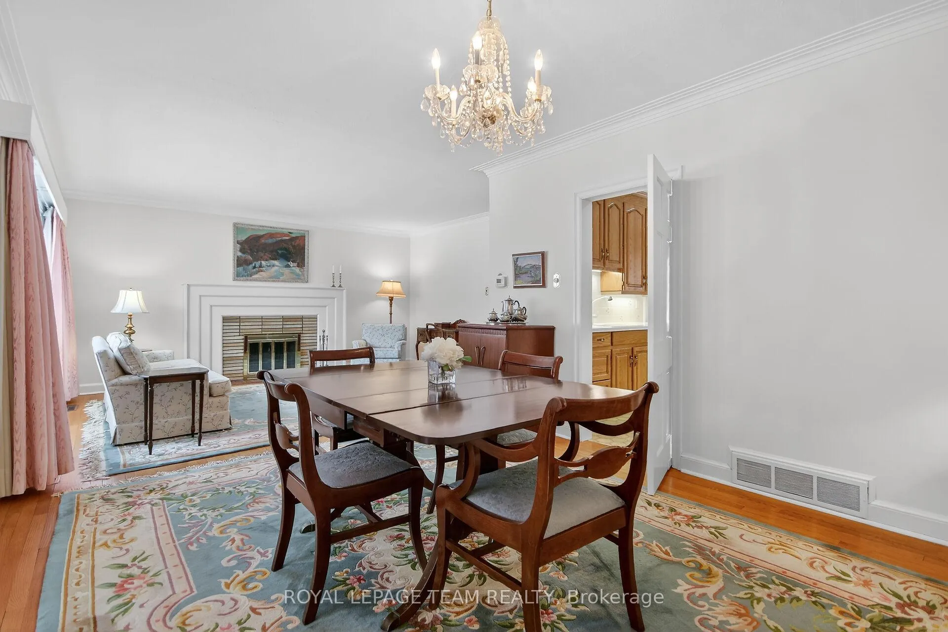 Photo 6 of 825 Killeen Avenue, Ottawa, McKellar Heights/Glabar Park — HOMEH