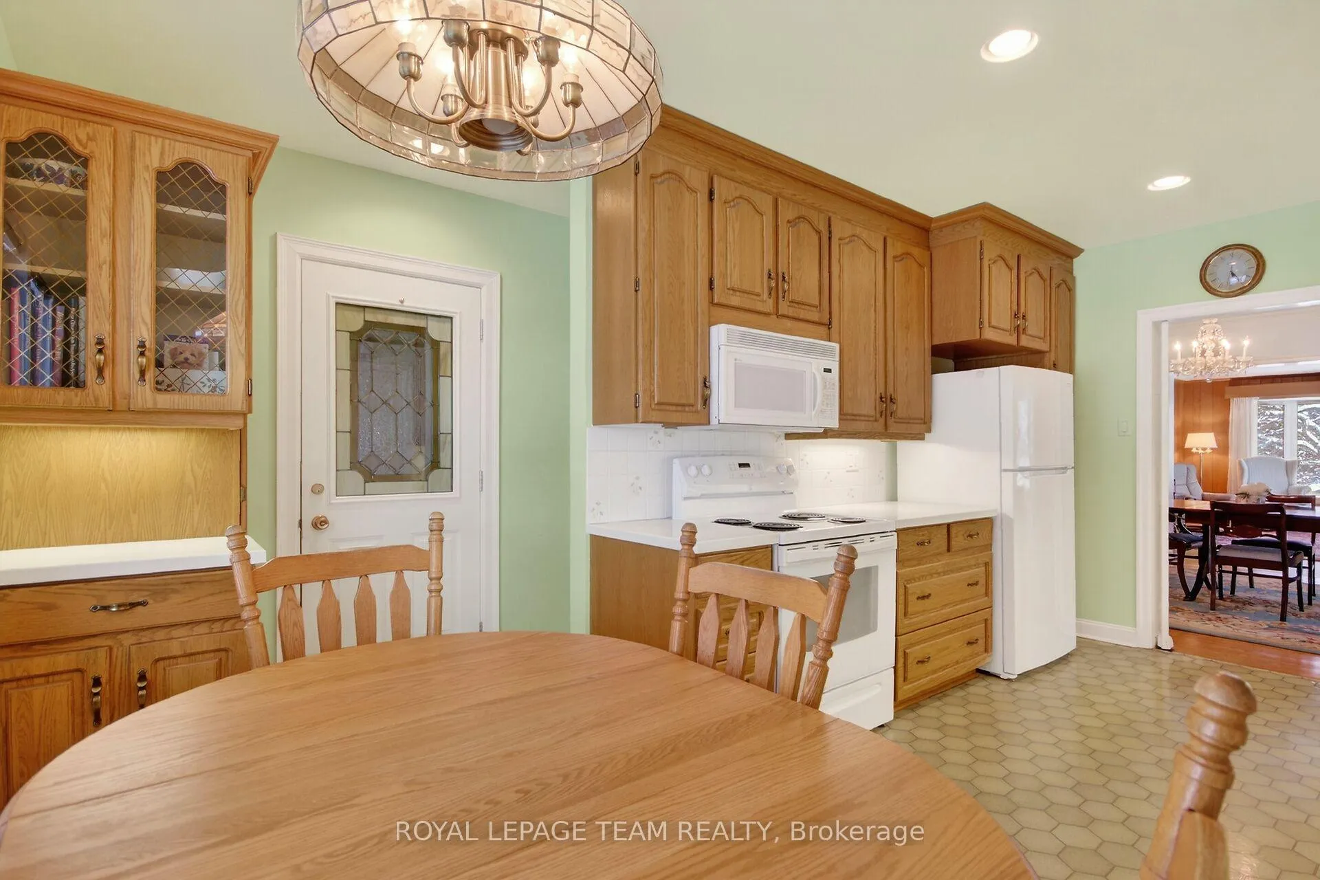 Photo 12 of 825 Killeen Avenue, Ottawa, McKellar Heights/Glabar Park — HOMEH