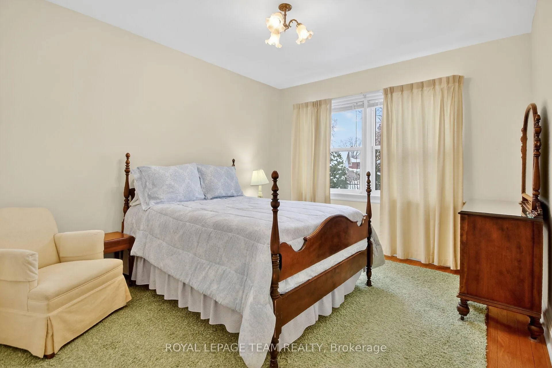 Photo 18 of 825 Killeen Avenue, Ottawa, McKellar Heights/Glabar Park — HOMEH