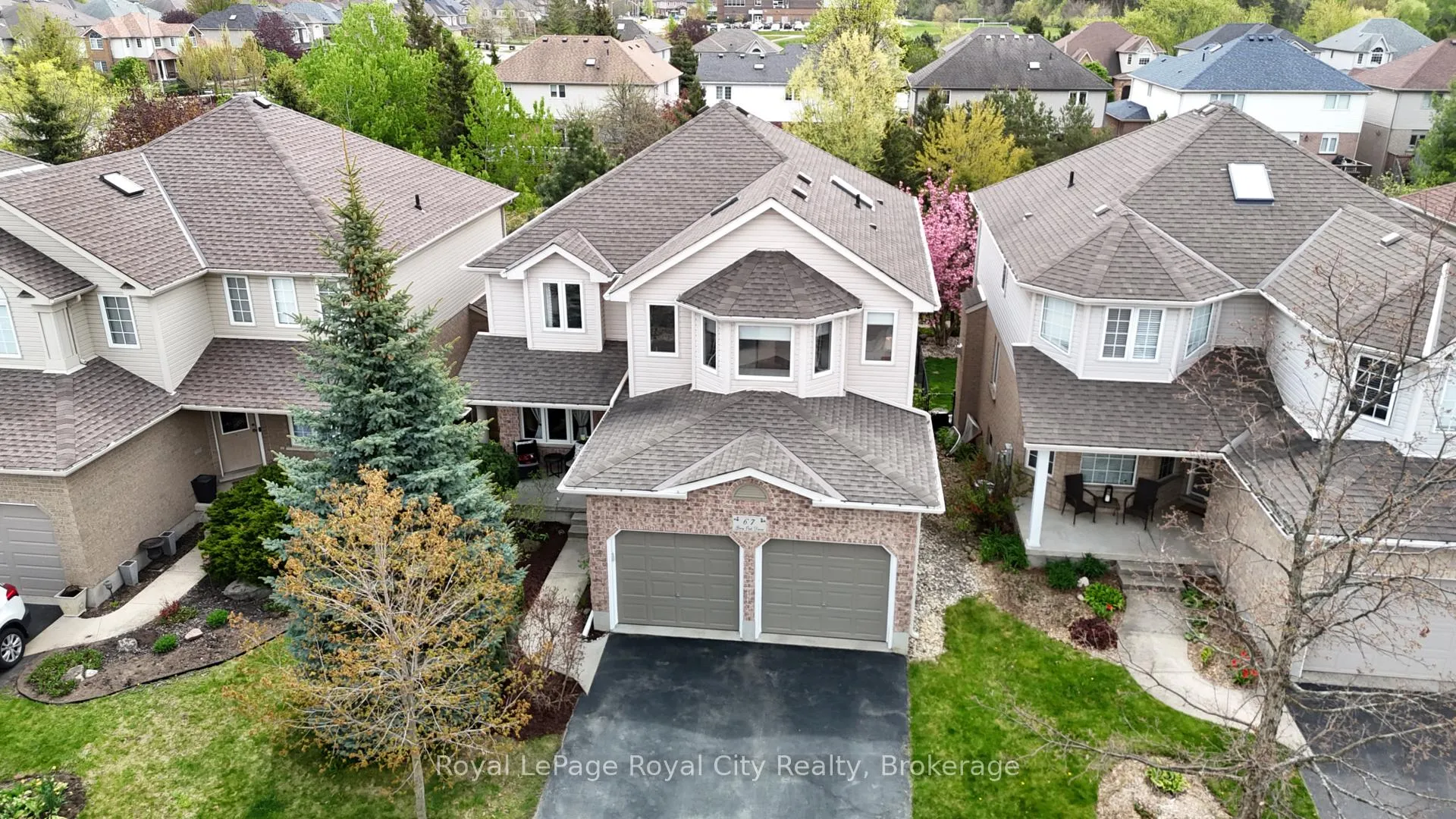 Photo 2 of 67 Grey Oak Drive, Guelph, Pineridge/Westminster Woods — HOMEH