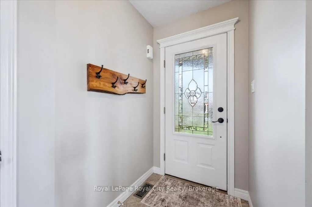Photo 7 of 67 Grey Oak Drive, Guelph, Pineridge/Westminster Woods — HOMEH
