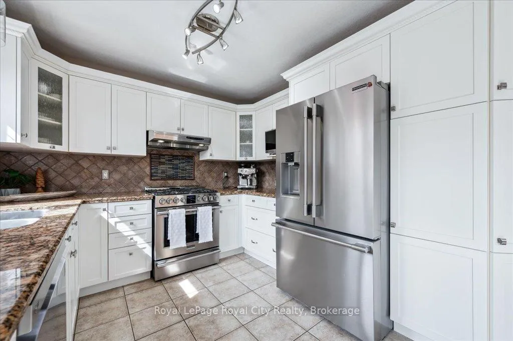Photo 12 of 67 Grey Oak Drive, Guelph, Pineridge/Westminster Woods — HOMEH