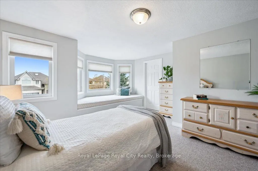 Photo 25 of 67 Grey Oak Drive, Guelph, Pineridge/Westminster Woods — HOMEH