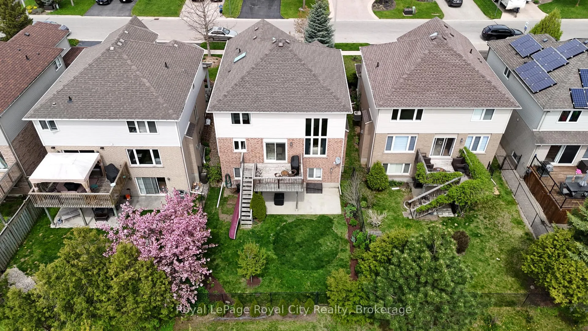Photo 31 of 67 Grey Oak Drive, Guelph, Pineridge/Westminster Woods — HOMEH