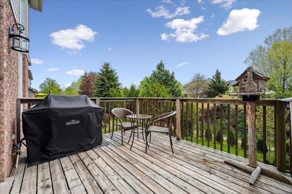 Photo 33 of 67 Grey Oak Drive, Guelph, Pineridge/Westminster Woods — HOMEH