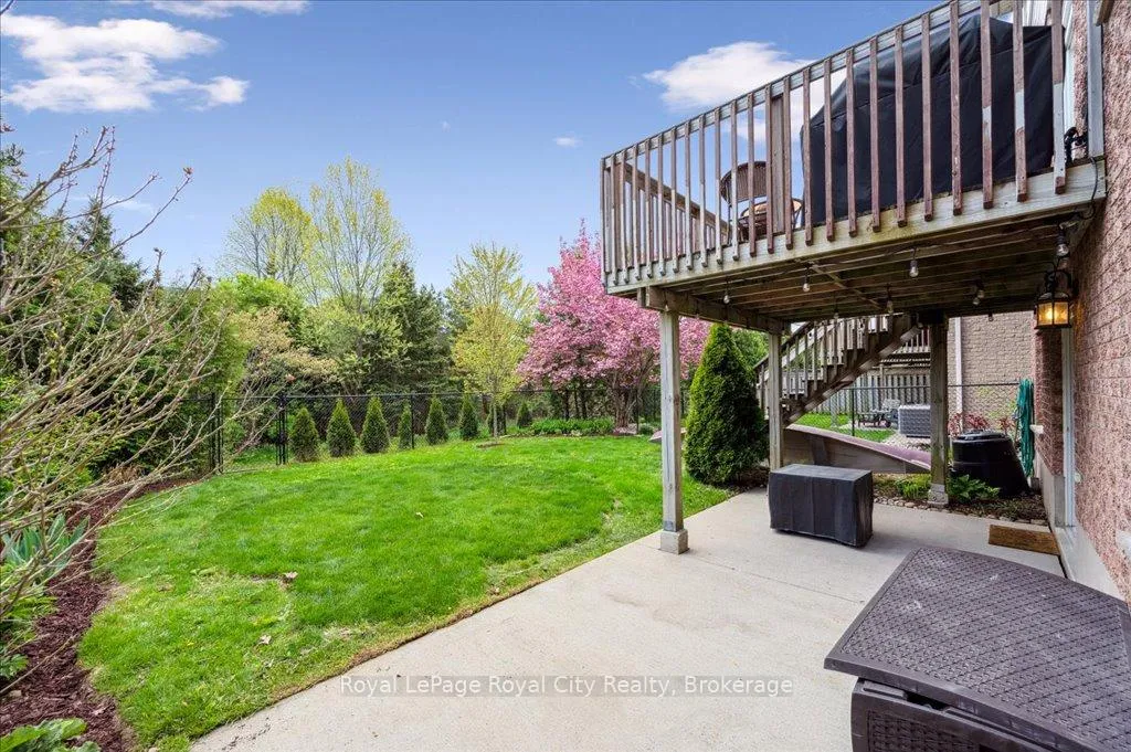 Photo 35 of 67 Grey Oak Drive, Guelph, Pineridge/Westminster Woods — HOMEH