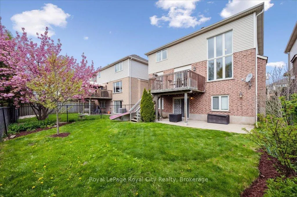 Photo 37 of 67 Grey Oak Drive, Guelph, Pineridge/Westminster Woods — HOMEH