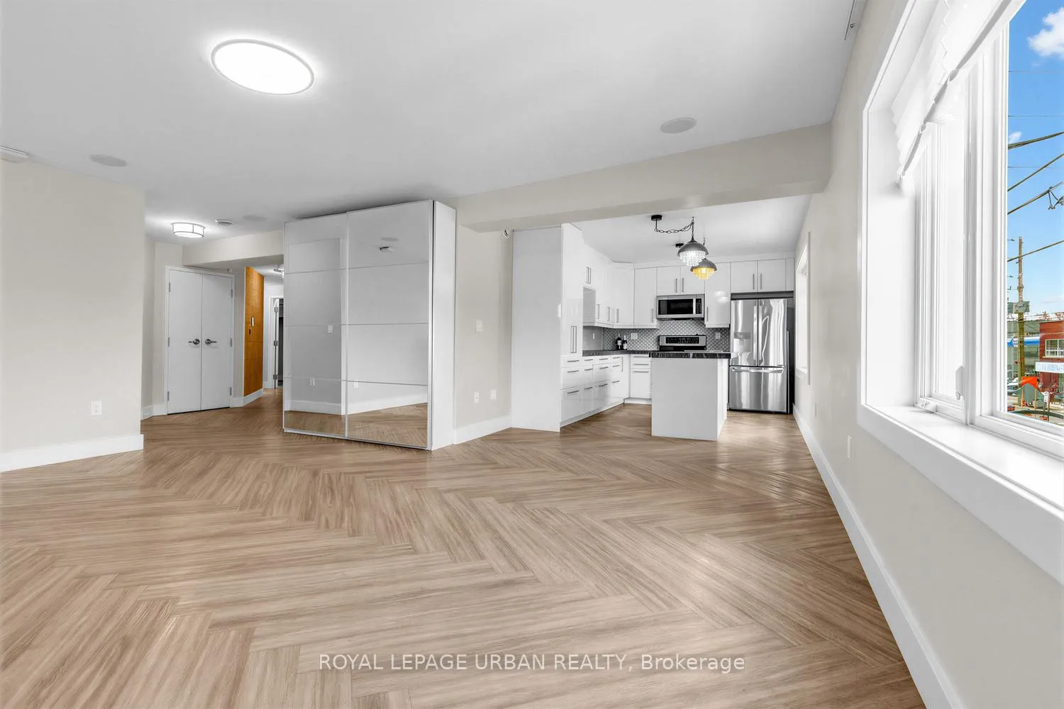 Photo 2 of 901 Pape Avenue, Toronto, Danforth Village-East York — HOMEH