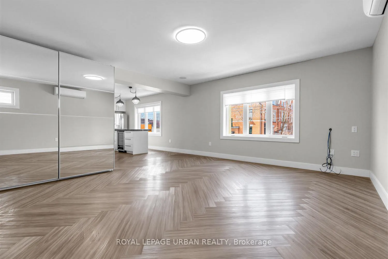 Photo 3 of 901 Pape Avenue, Toronto, Danforth Village-East York — HOMEH