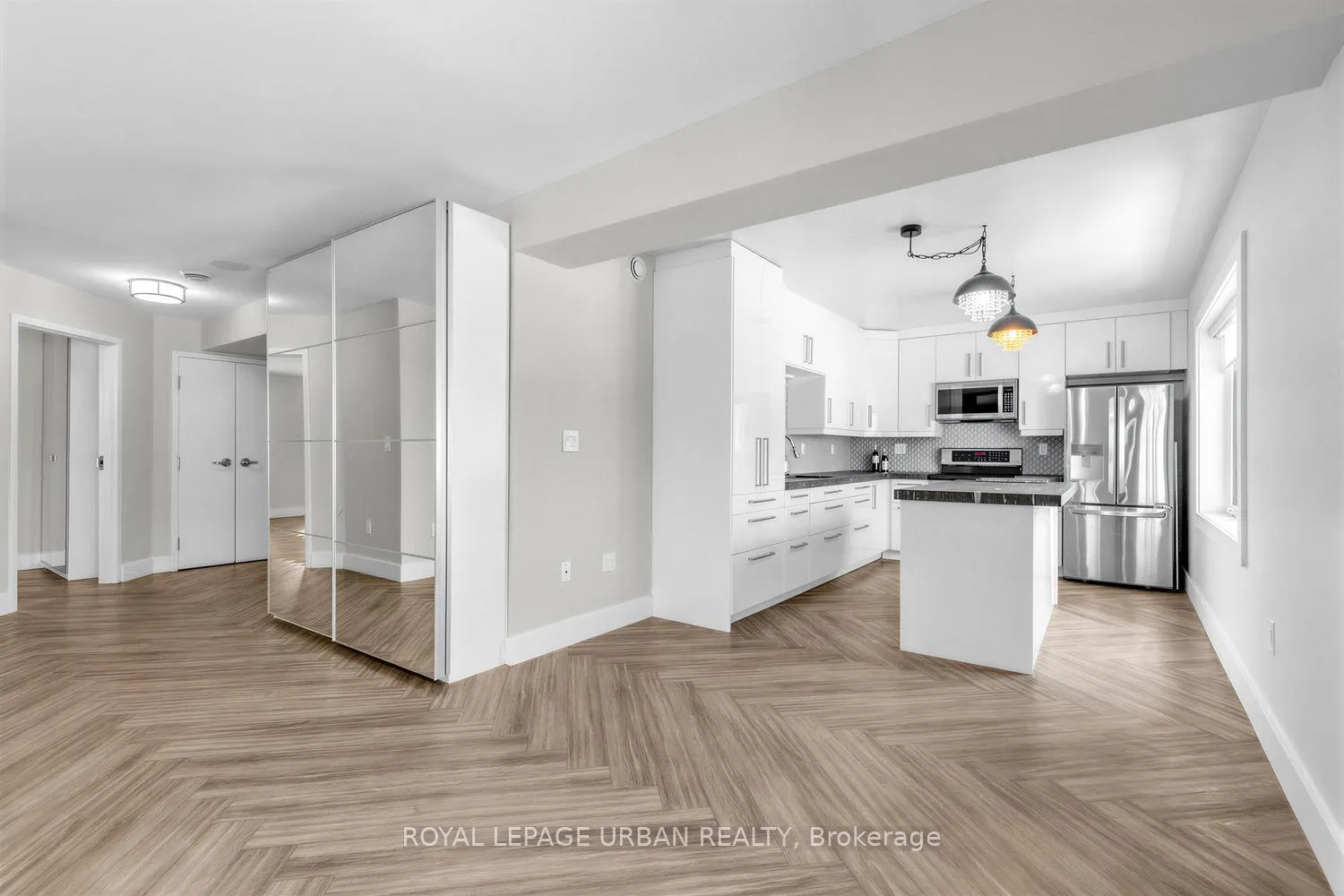 Photo 6 of 901 Pape Avenue, Toronto, Danforth Village-East York — HOMEH