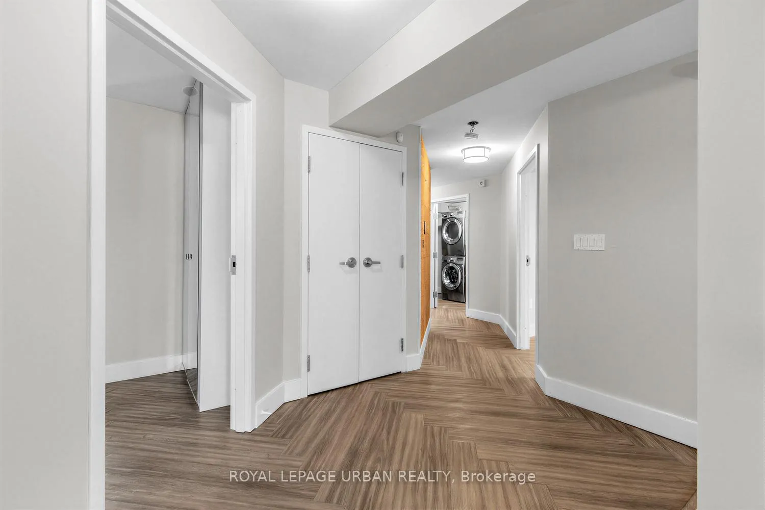 Photo 9 of 901 Pape Avenue, Toronto, Danforth Village-East York — HOMEH