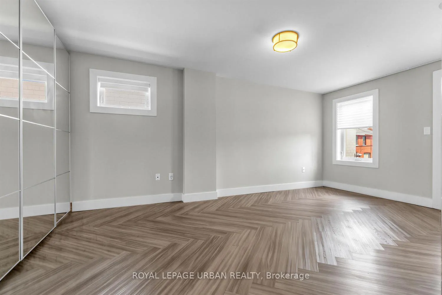 Photo 11 of 901 Pape Avenue, Toronto, Danforth Village-East York — HOMEH