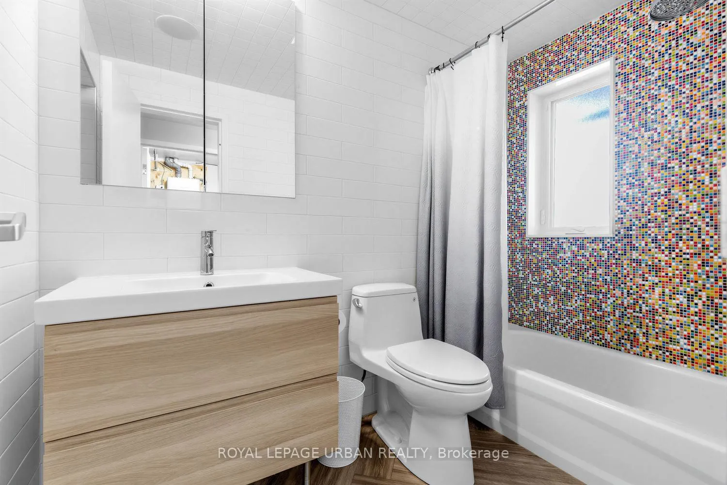 Photo 16 of 901 Pape Avenue, Toronto, Danforth Village-East York — HOMEH