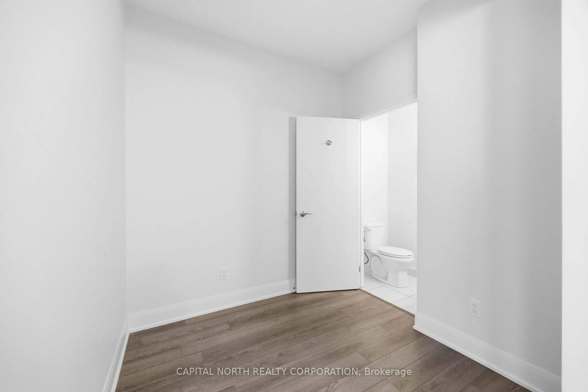 Photo 8 of Unit 1107, 2900 Highway 7, Vaughan, Concord — HOMEH