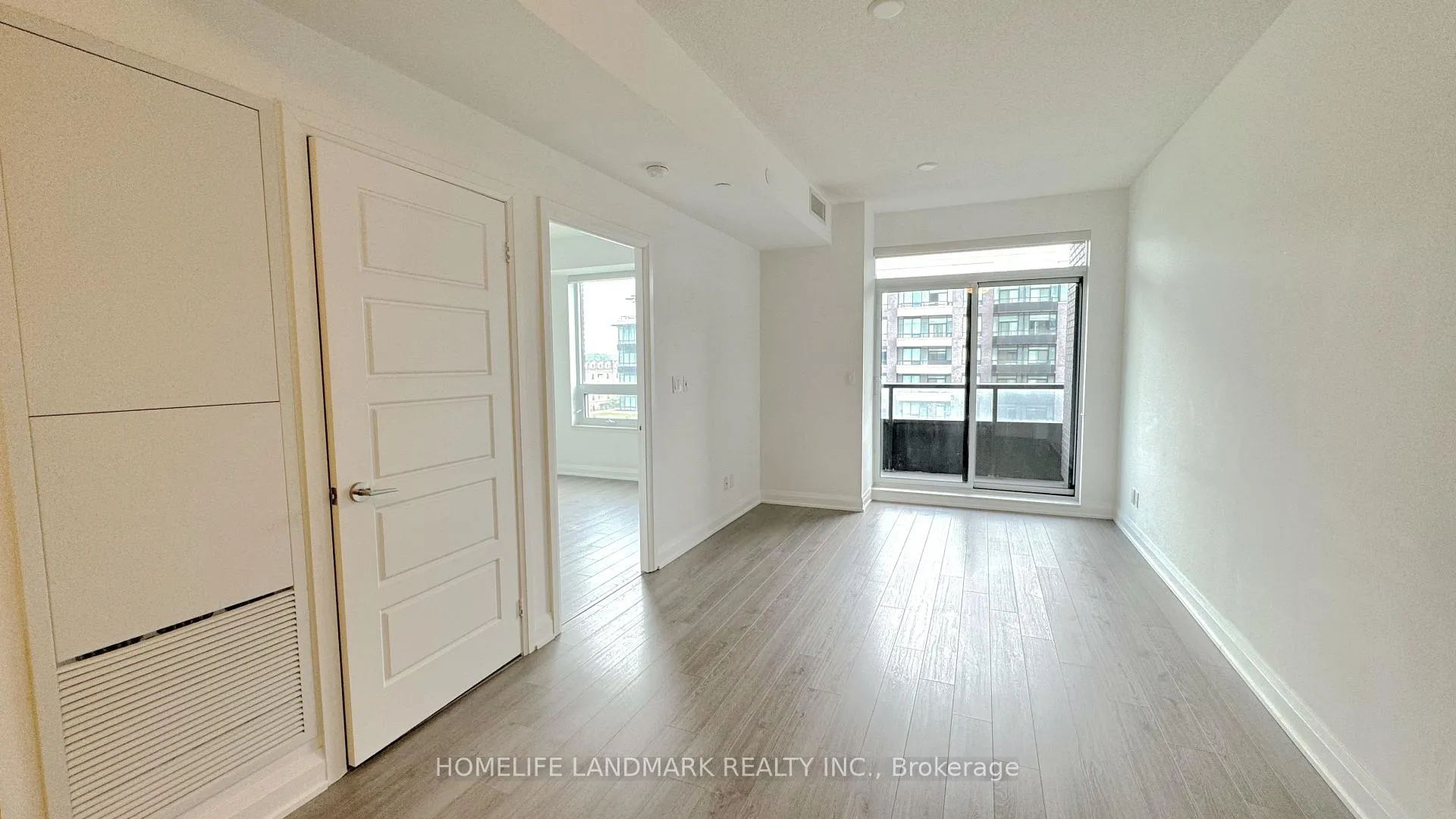 Photo 5 of Unit 732, 15 Water Walk Drive, Markham, Unionville — HOMEH