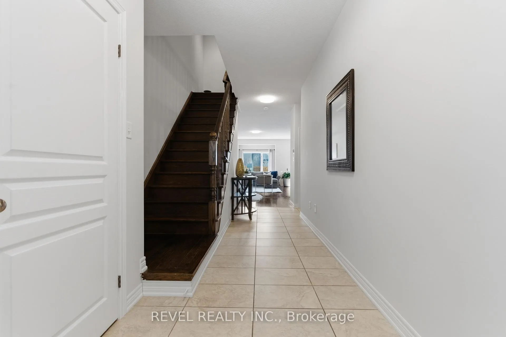 Photo 3 of 7 Forest Valley Crescent, Hamilton, Dundas — HOMEH