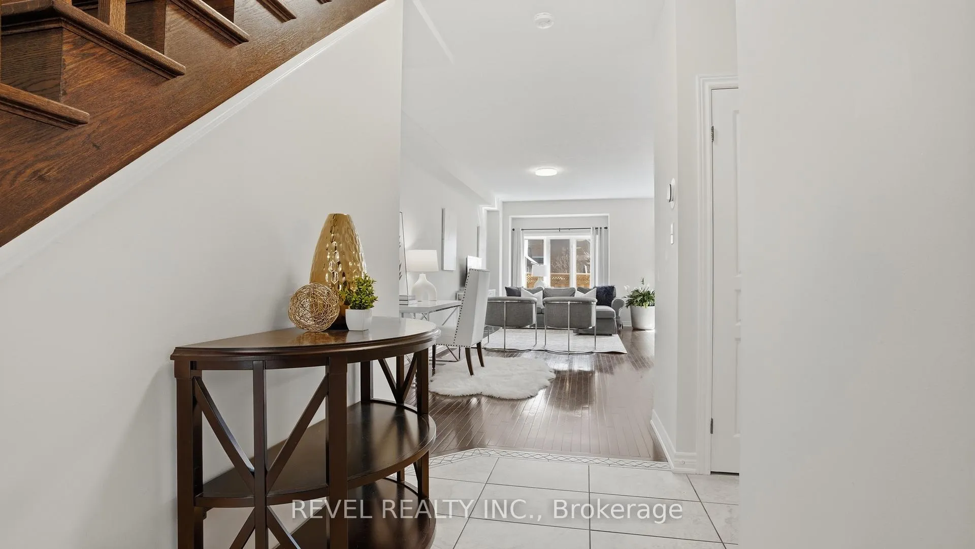 Photo 4 of 7 Forest Valley Crescent, Hamilton, Dundas — HOMEH