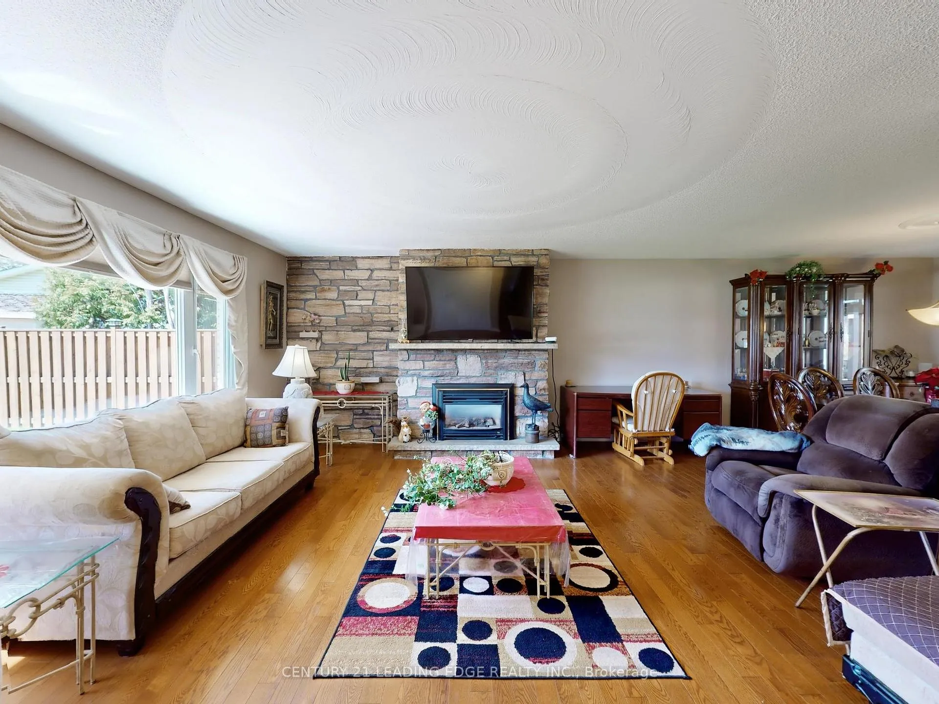 Photo 9 of 53 Metro Road N, Georgina, Keswick North — HOMEH