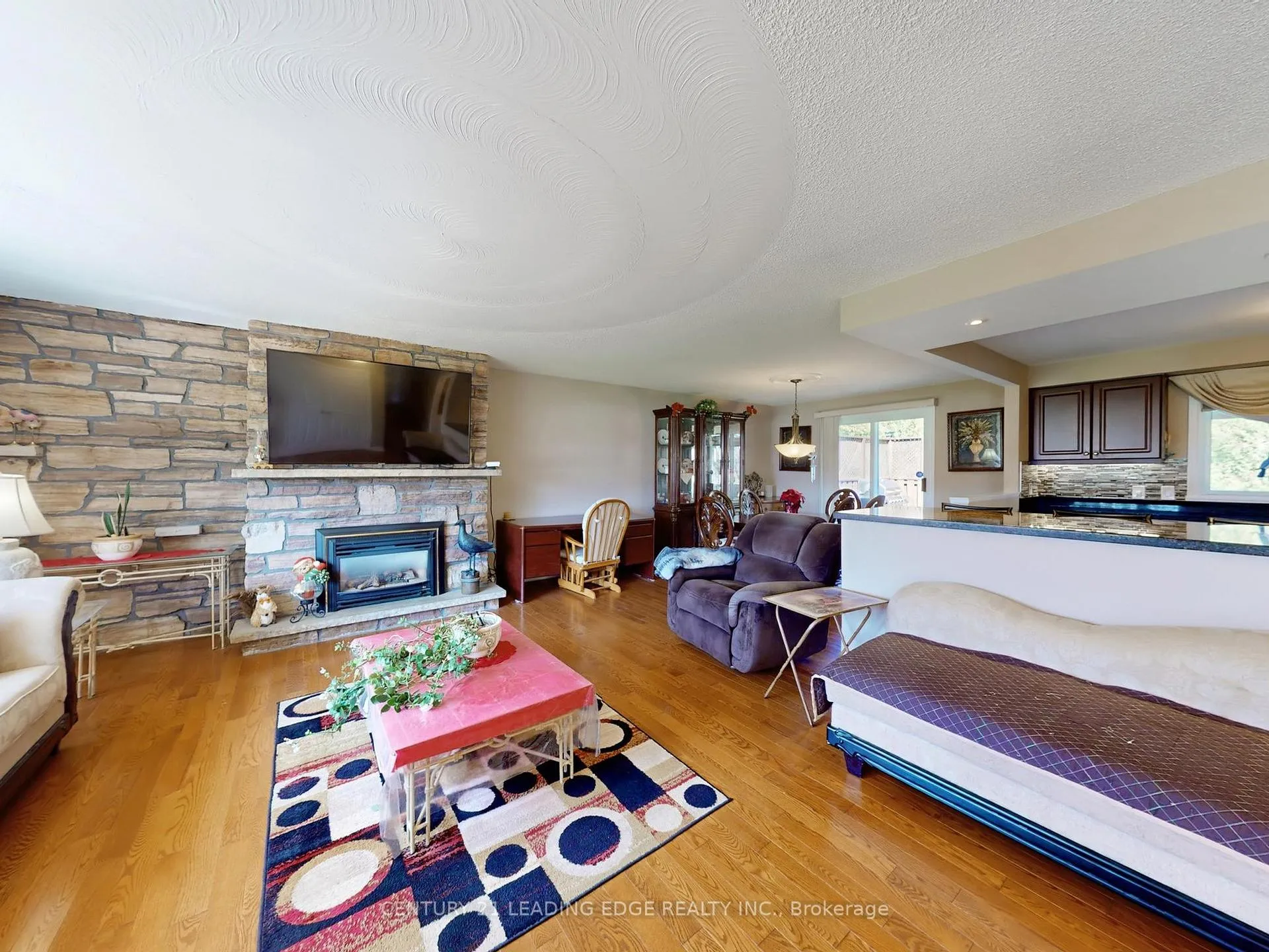 Photo 10 of 53 Metro Road N, Georgina, Keswick North — HOMEH