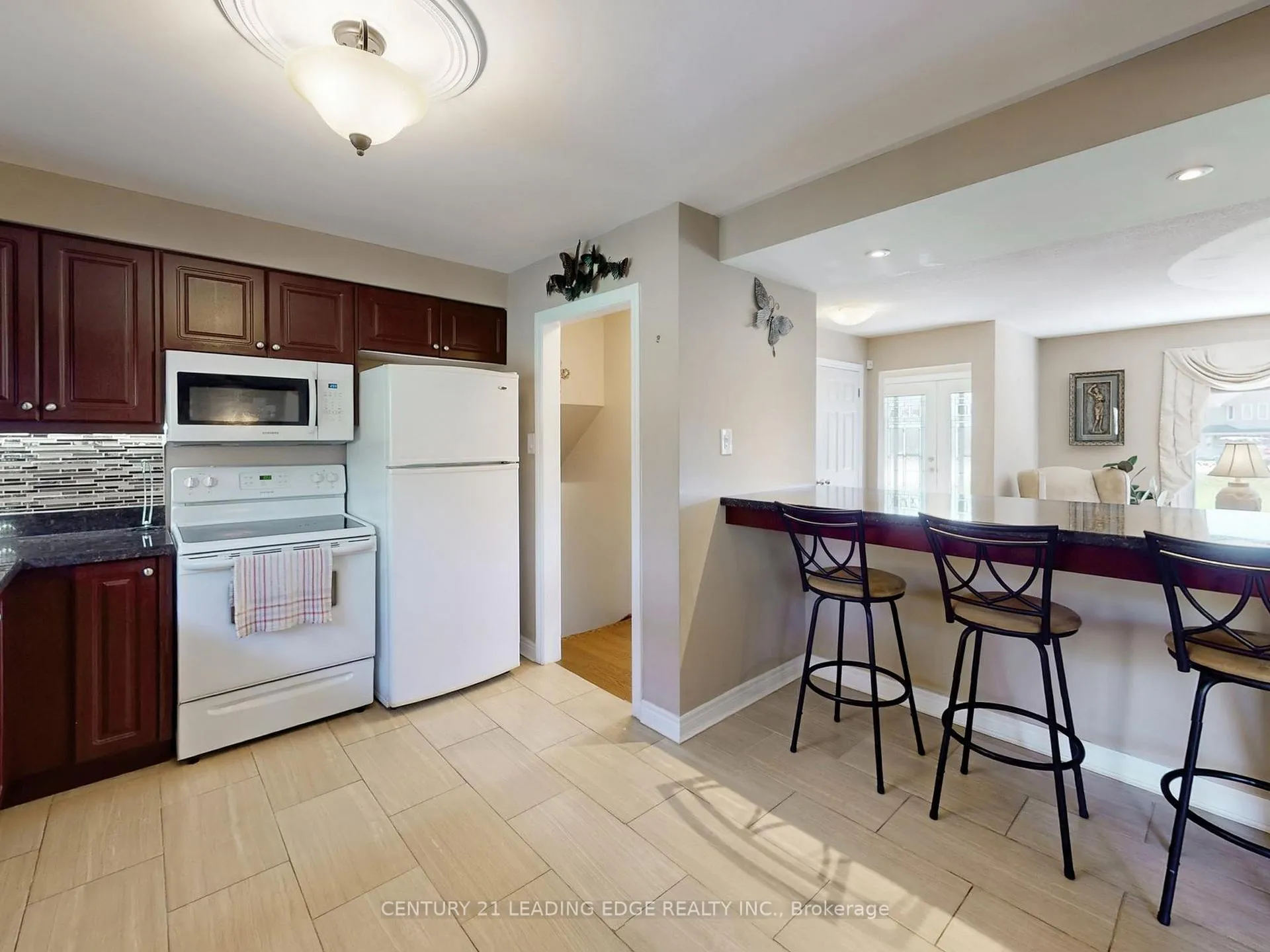 Photo 18 of 53 Metro Road N, Georgina, Keswick North — HOMEH