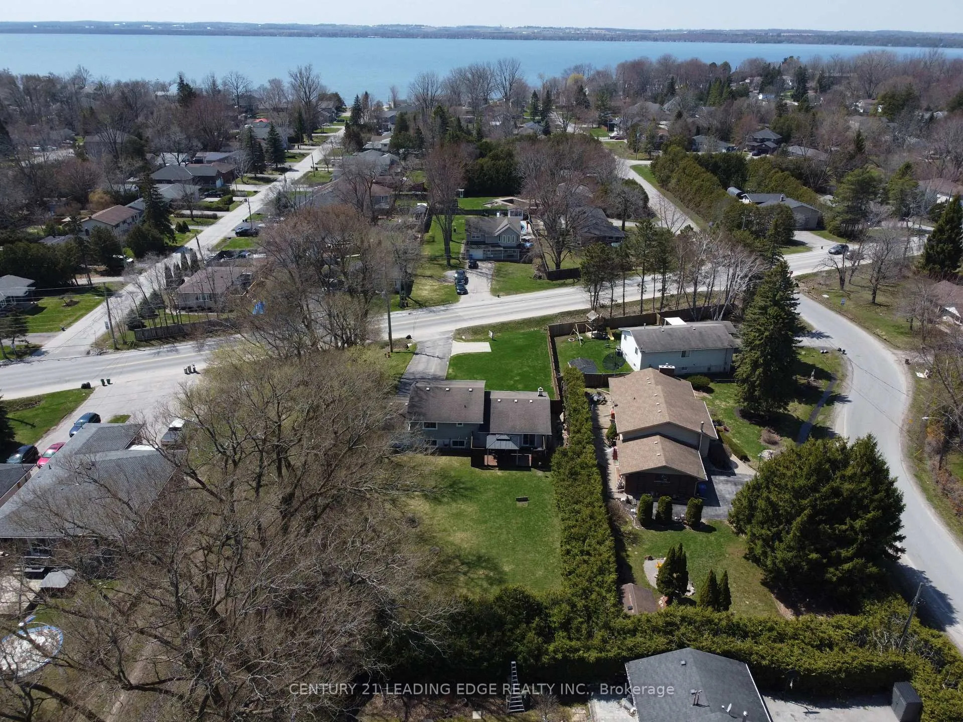 Photo 42 of 53 Metro Road N, Georgina, Keswick North — HOMEH