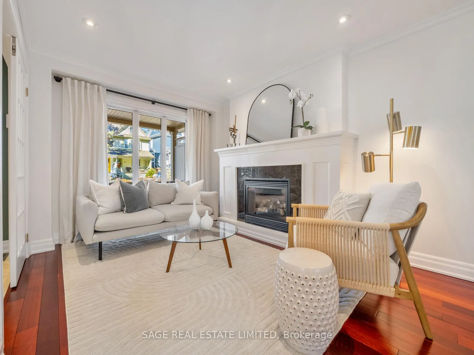 Photo 2 of 137 Willow Avenue, Toronto, The Beaches — HOMEH