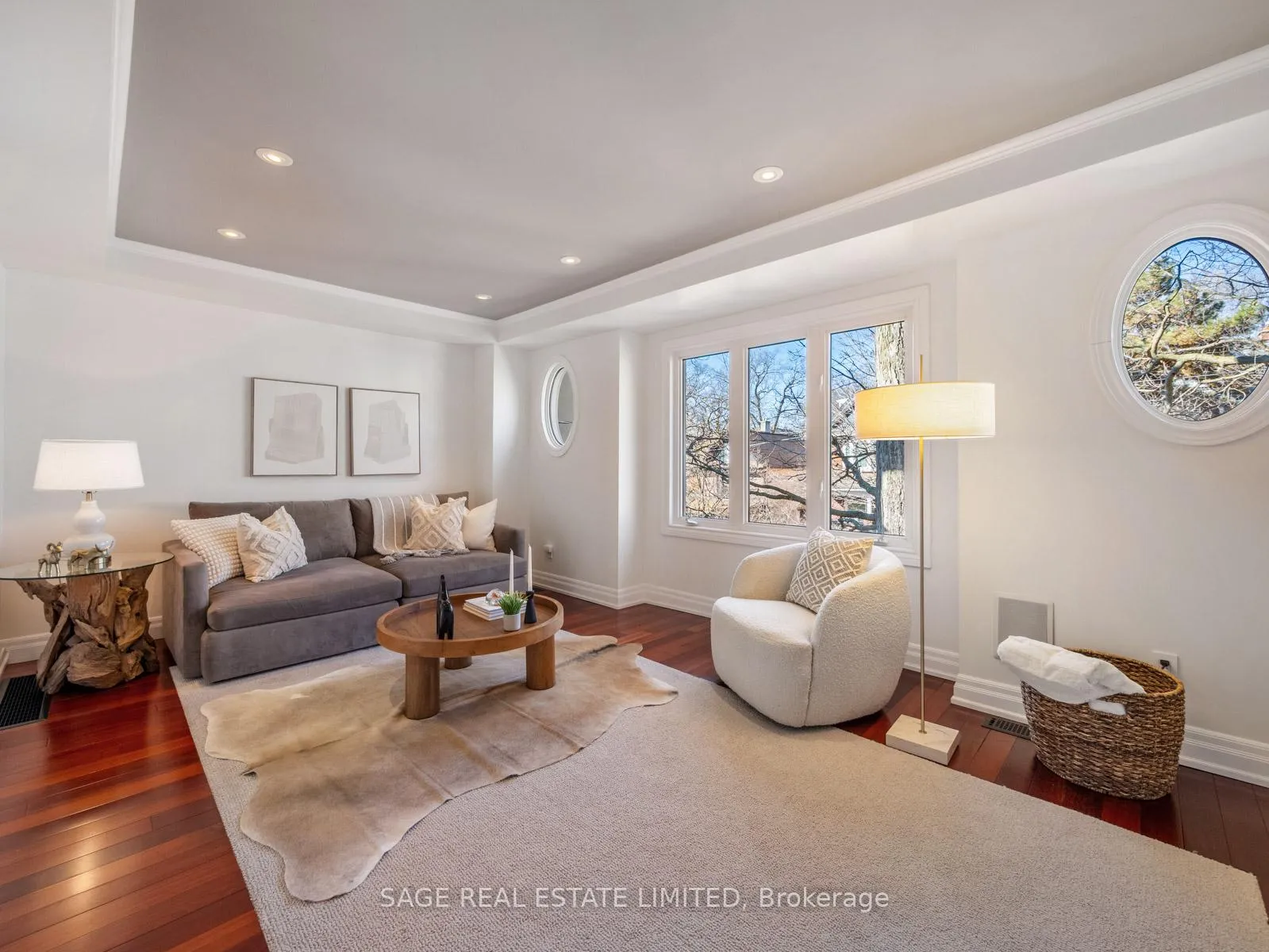 Photo 11 of 137 Willow Avenue, Toronto, The Beaches — HOMEH