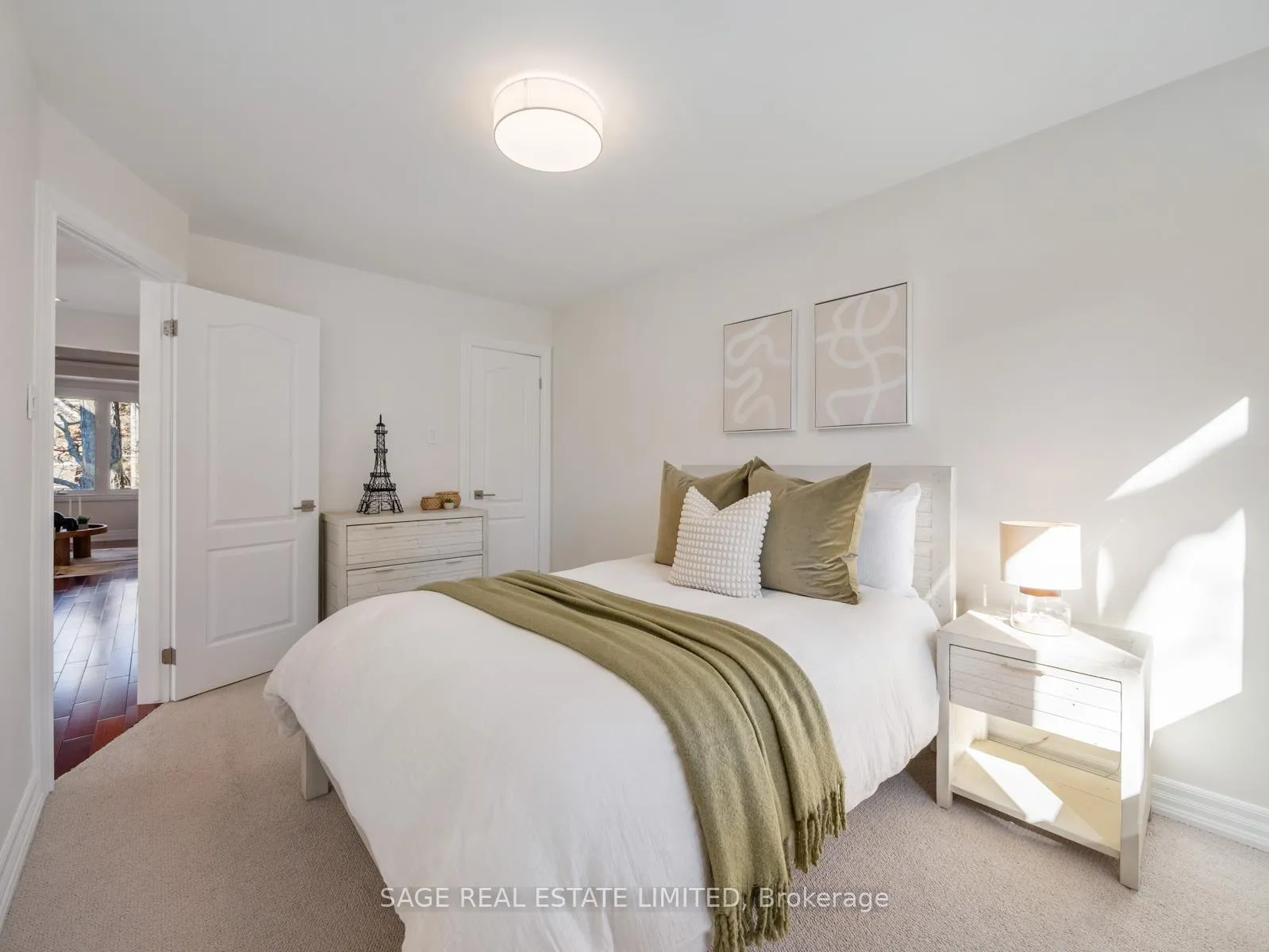 Photo 13 of 137 Willow Avenue, Toronto, The Beaches — HOMEH