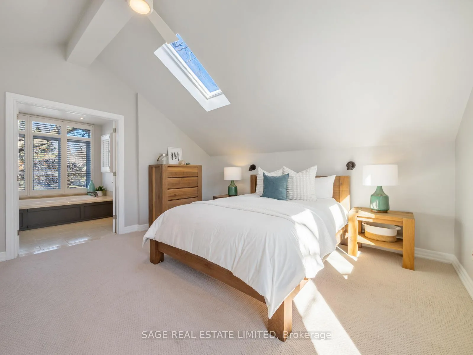 Photo 19 of 137 Willow Avenue, Toronto, The Beaches — HOMEH