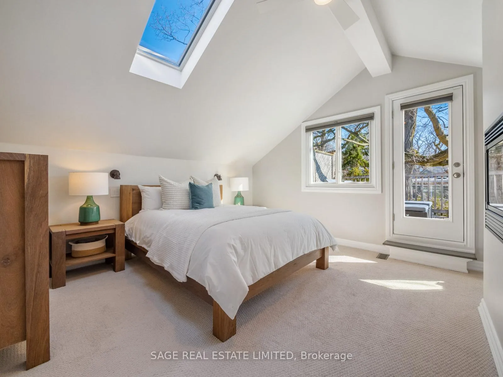 Photo 20 of 137 Willow Avenue, Toronto, The Beaches — HOMEH