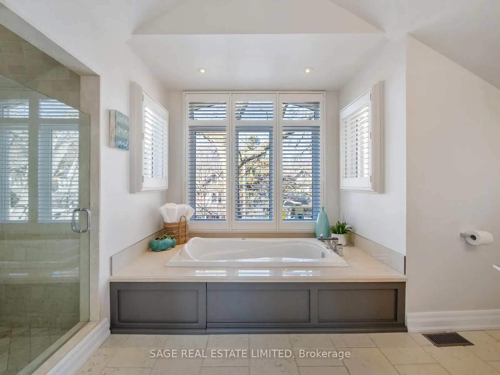 Photo 22 of 137 Willow Avenue, Toronto, The Beaches — HOMEH