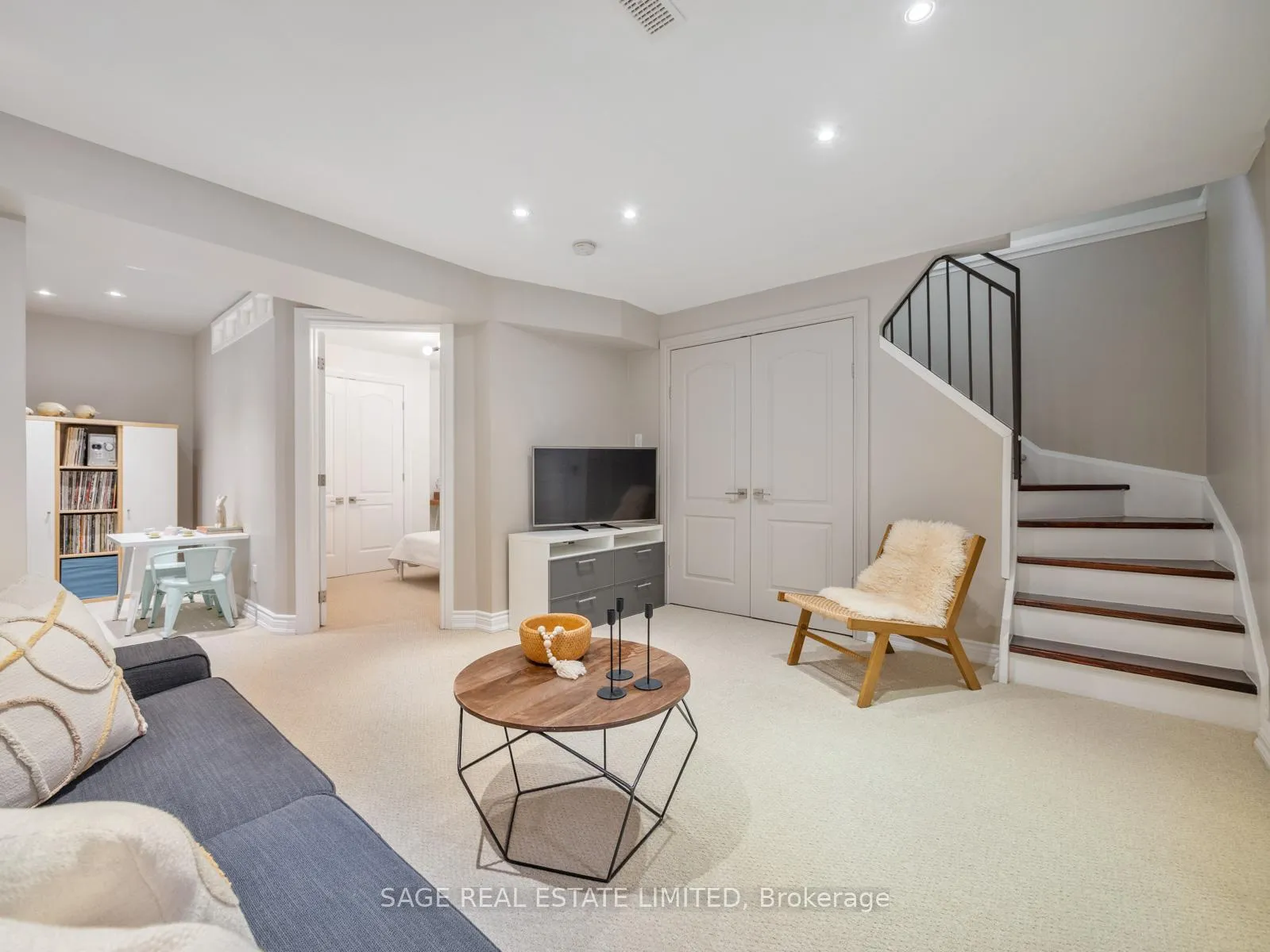 Photo 27 of 137 Willow Avenue, Toronto, The Beaches — HOMEH